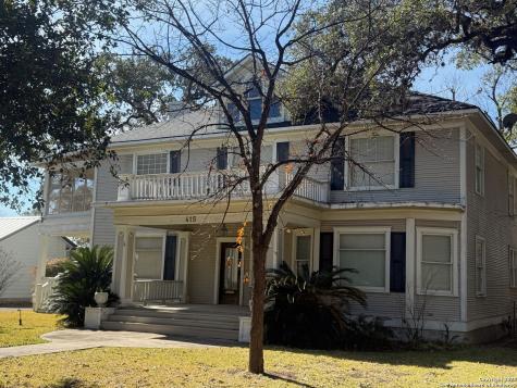 415 N Park Street Uvalde TX 78801