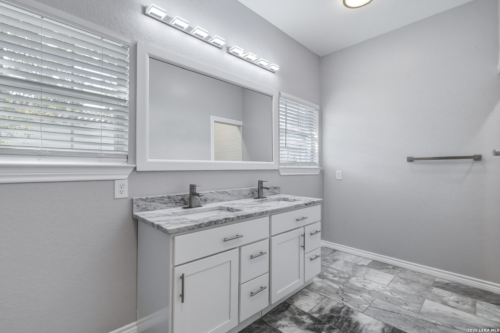 825 Eventide Terrell Hills TX 78209