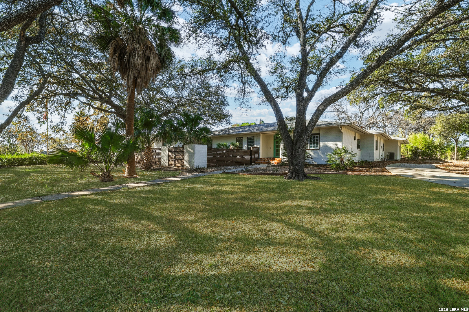 825 Eventide Terrell Hills TX 78209