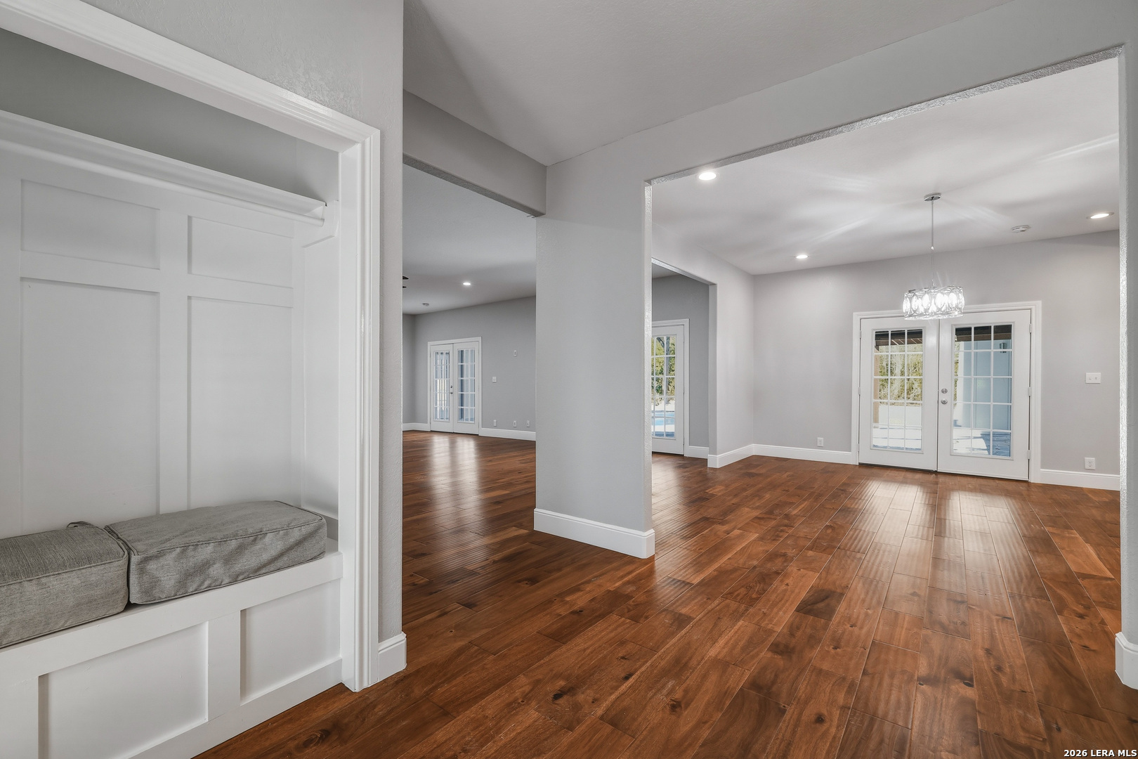 825 Eventide Terrell Hills TX 78209