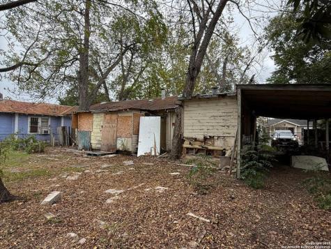 1033 Saldana San Antonio TX 78225