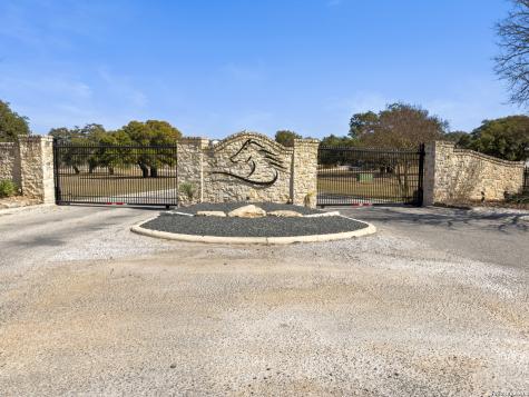 1046 Buckskin Trail Bandera TX 78003