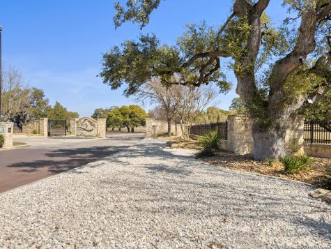 1046 Buckskin Trail Bandera TX 78003