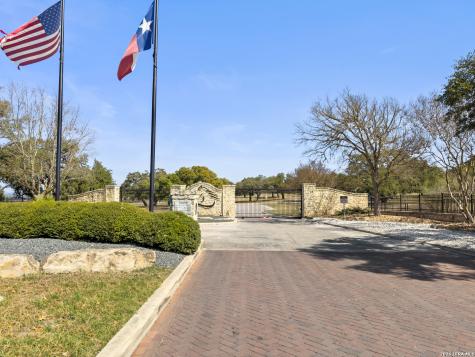 1046 Buckskin Trail Bandera TX 78003