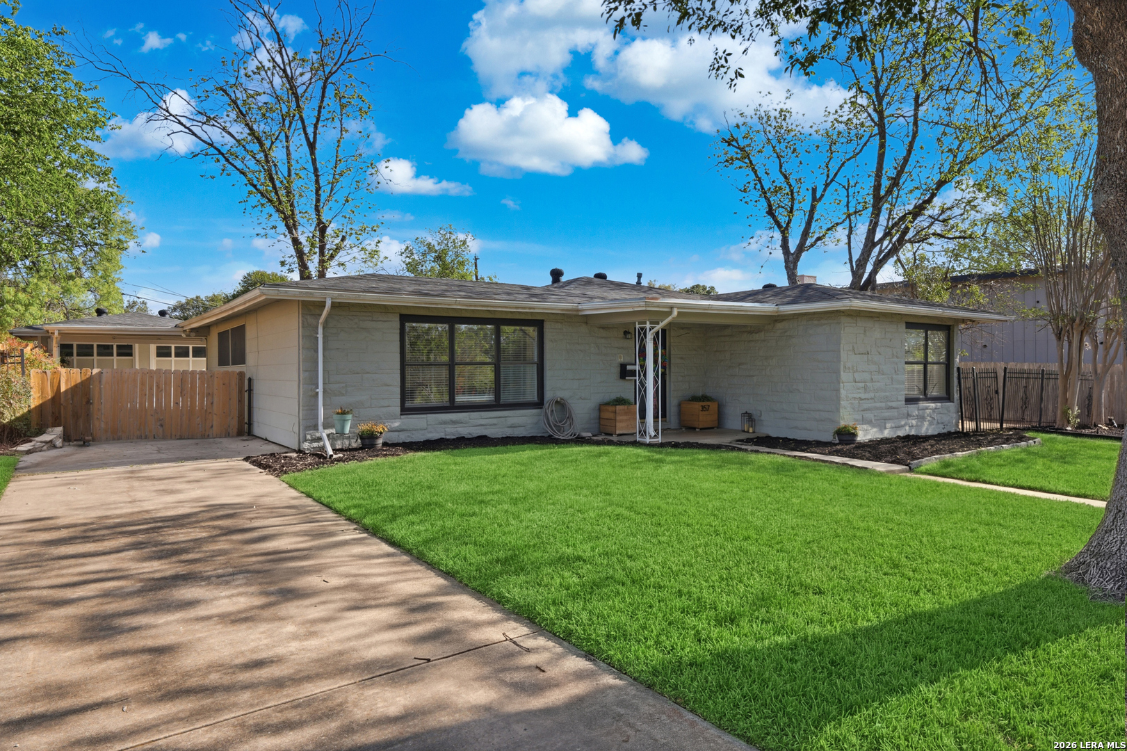 357 Tuttle Road Terrell Hills TX 78209