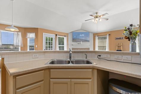 8406 Cherisse Drive Converse TX 78109