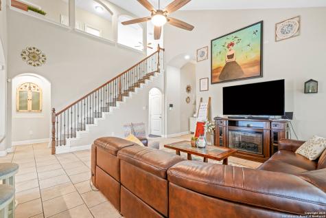 449 Timber Creek Schertz TX 78108