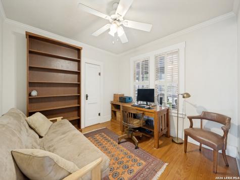 217 W Morse Street Fredericksburg TX 78624