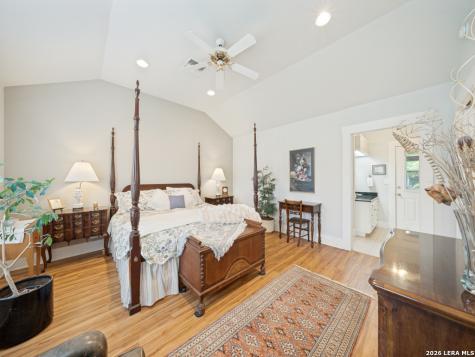 217 W Morse Street Fredericksburg TX 78624
