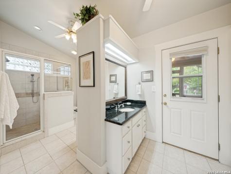 217 W Morse Street Fredericksburg TX 78624