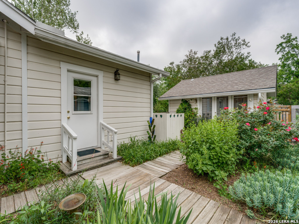 217 W Morse Street Fredericksburg TX 78624