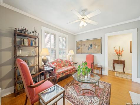 217 W Morse Street Fredericksburg TX 78624