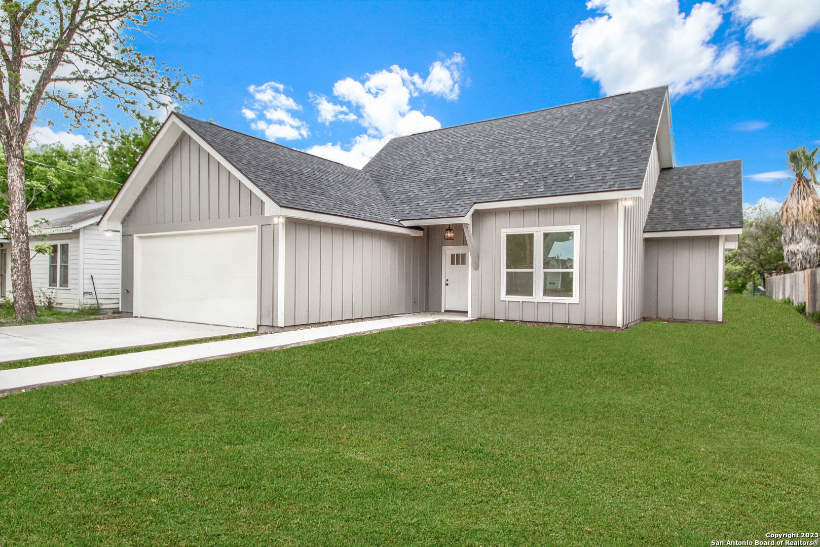 1209 Avenue K Hondo TX 78861