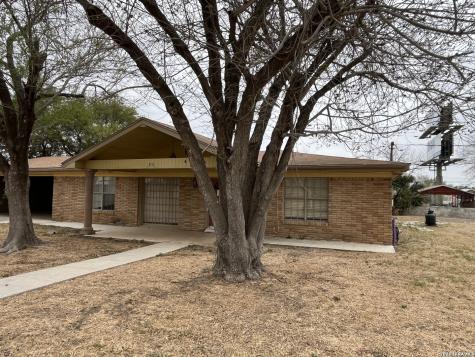 211 E Alamo Carrizo Springs TX 78834
