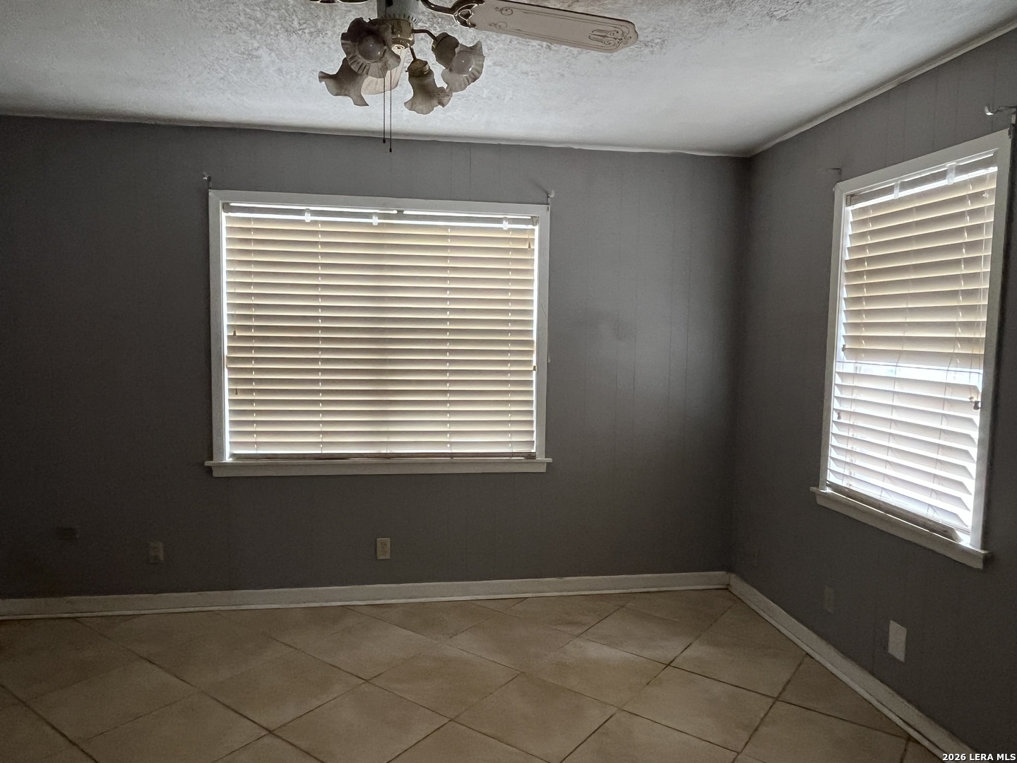211 E Alamo Carrizo Springs TX 78834