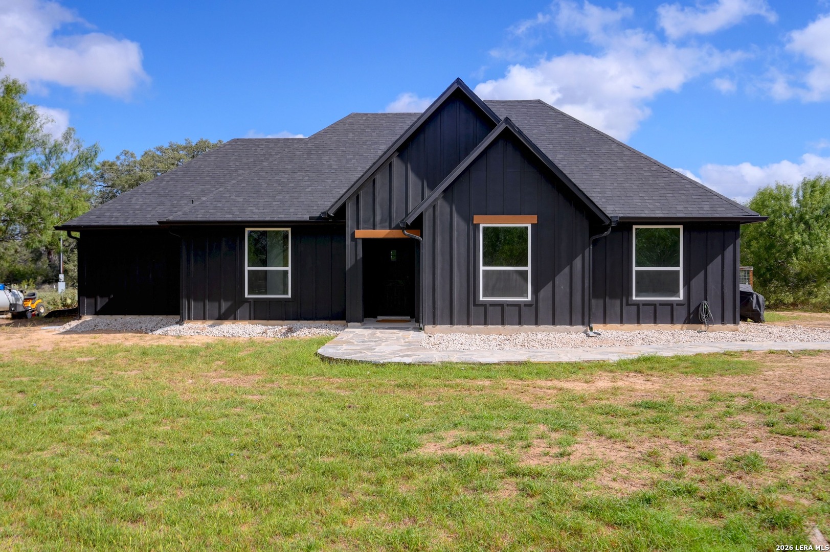 2525 Tomblin Road Bigfoot TX 78005