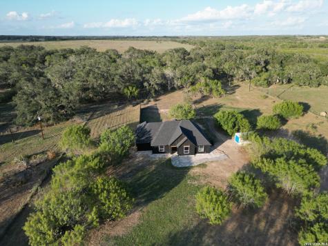 2525 Tomblin Road Bigfoot TX 78005