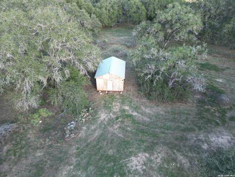 2525 Tomblin Road Bigfoot TX 78005