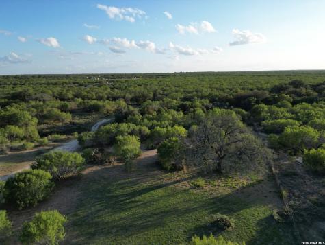2525 Tomblin Road Bigfoot TX 78005