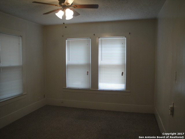 615 Elm Street Seguin TX 78155