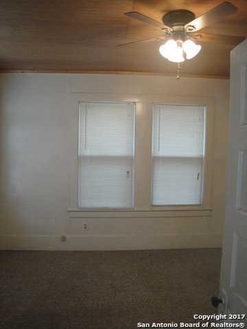 615 Elm Street Seguin TX 78155
