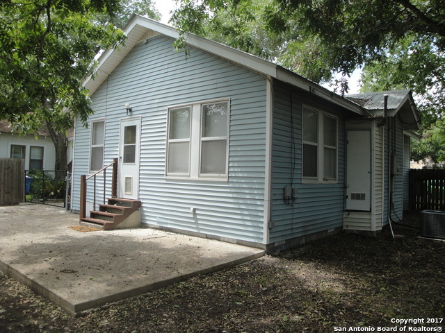 615 Elm Street Seguin TX 78155