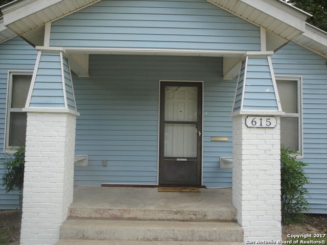 615 Elm Street Seguin TX 78155