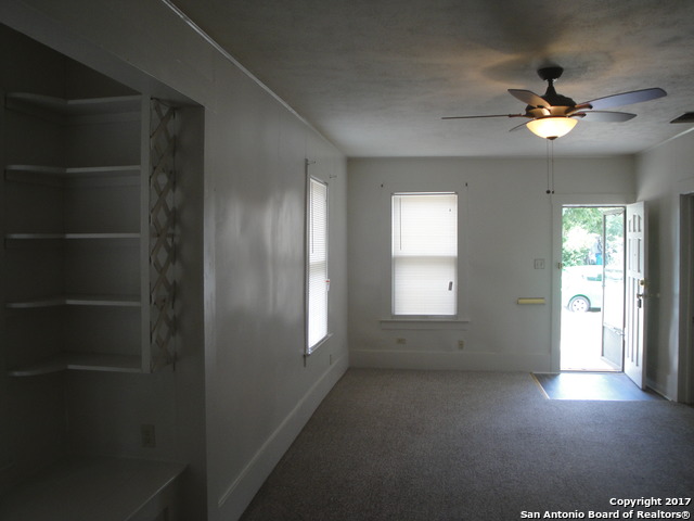 615 Elm Street Seguin TX 78155