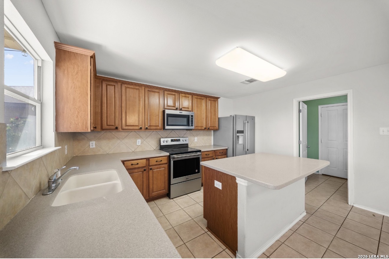 902 Magnolia Bend San Antonio TX 78251