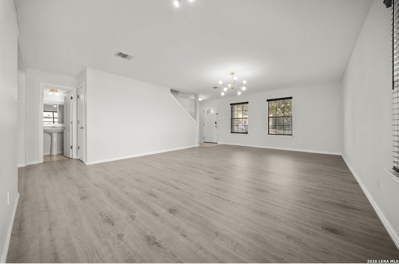 902 Magnolia Bend San Antonio TX 78251