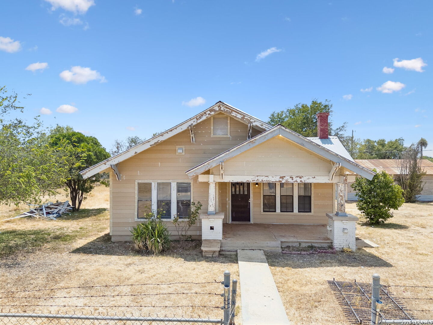 201 E Harris Street Dilley TX 78017
