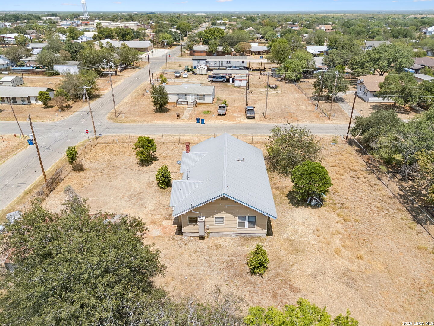201 E Harris Street Dilley TX 78017