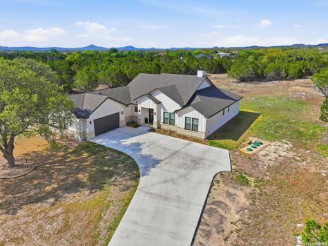 541 Rio Azul Pipe Creek TX 78063