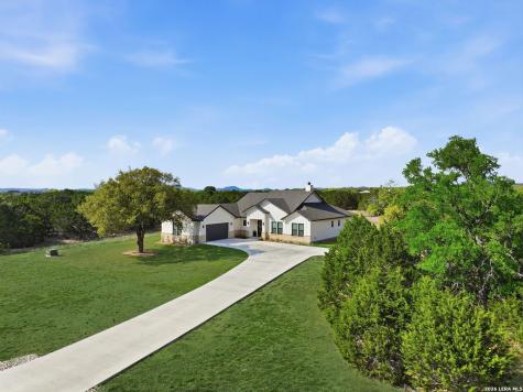 541 Rio Azul Pipe Creek TX 78063