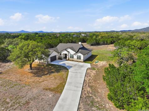 541 Rio Azul Pipe Creek TX 78063