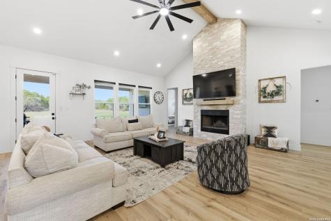541 Rio Azul Pipe Creek TX 78063