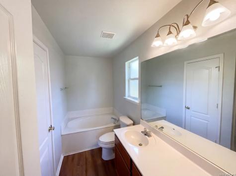 668 Lynx Mountain San Antonio TX 78251