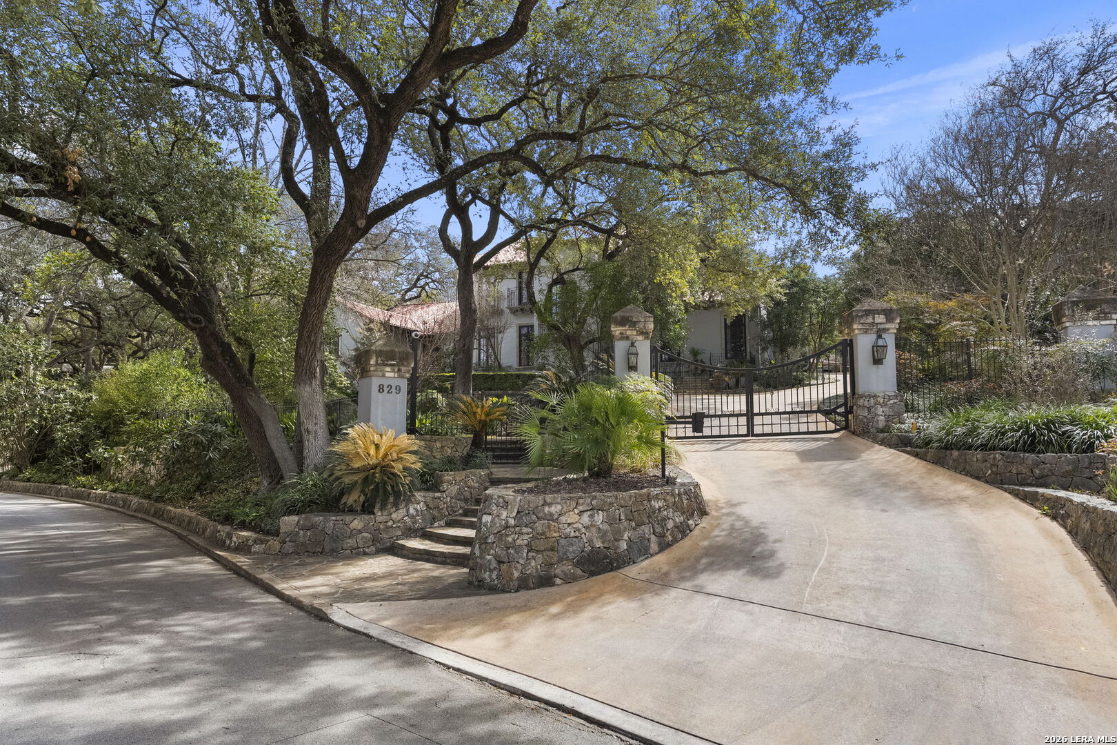 829 Contour Drive San Antonio TX 78212