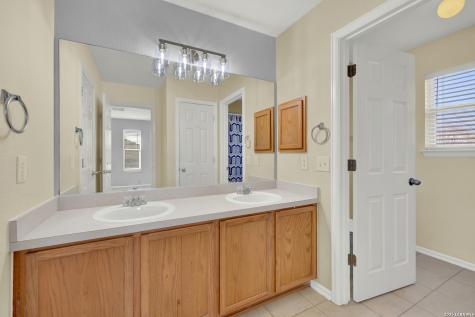 13523 Bristow Dawn San Antonio TX 78217