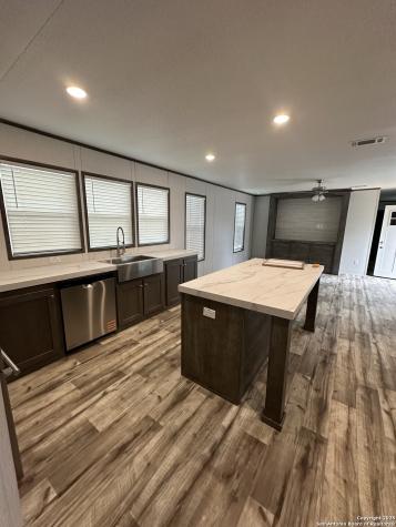 19 Green Meadows Knippa TX 78870