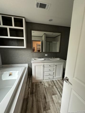 19 Green Meadows Knippa TX 78870
