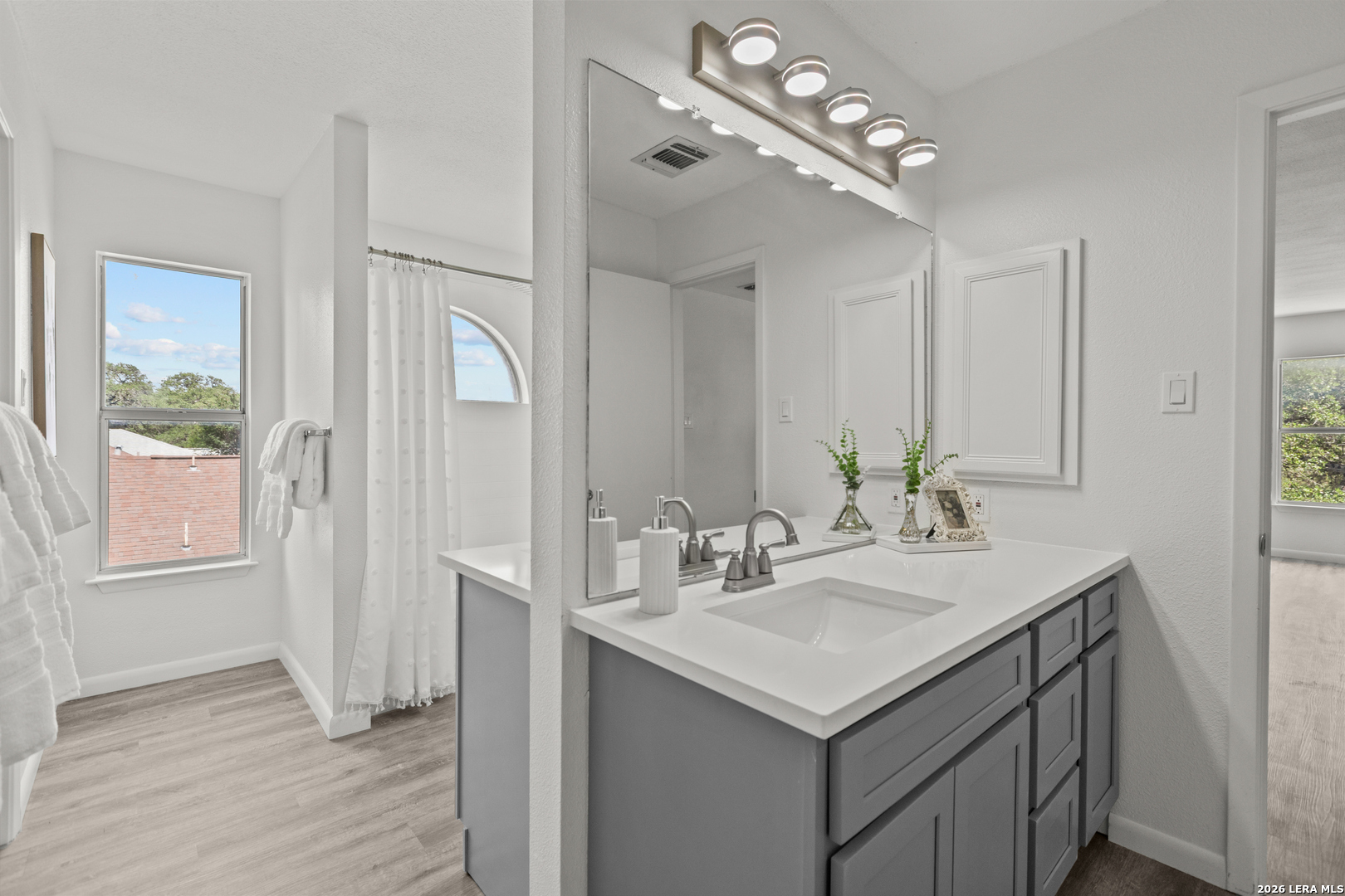 1923 Town Oak Drive San Antonio TX 78232