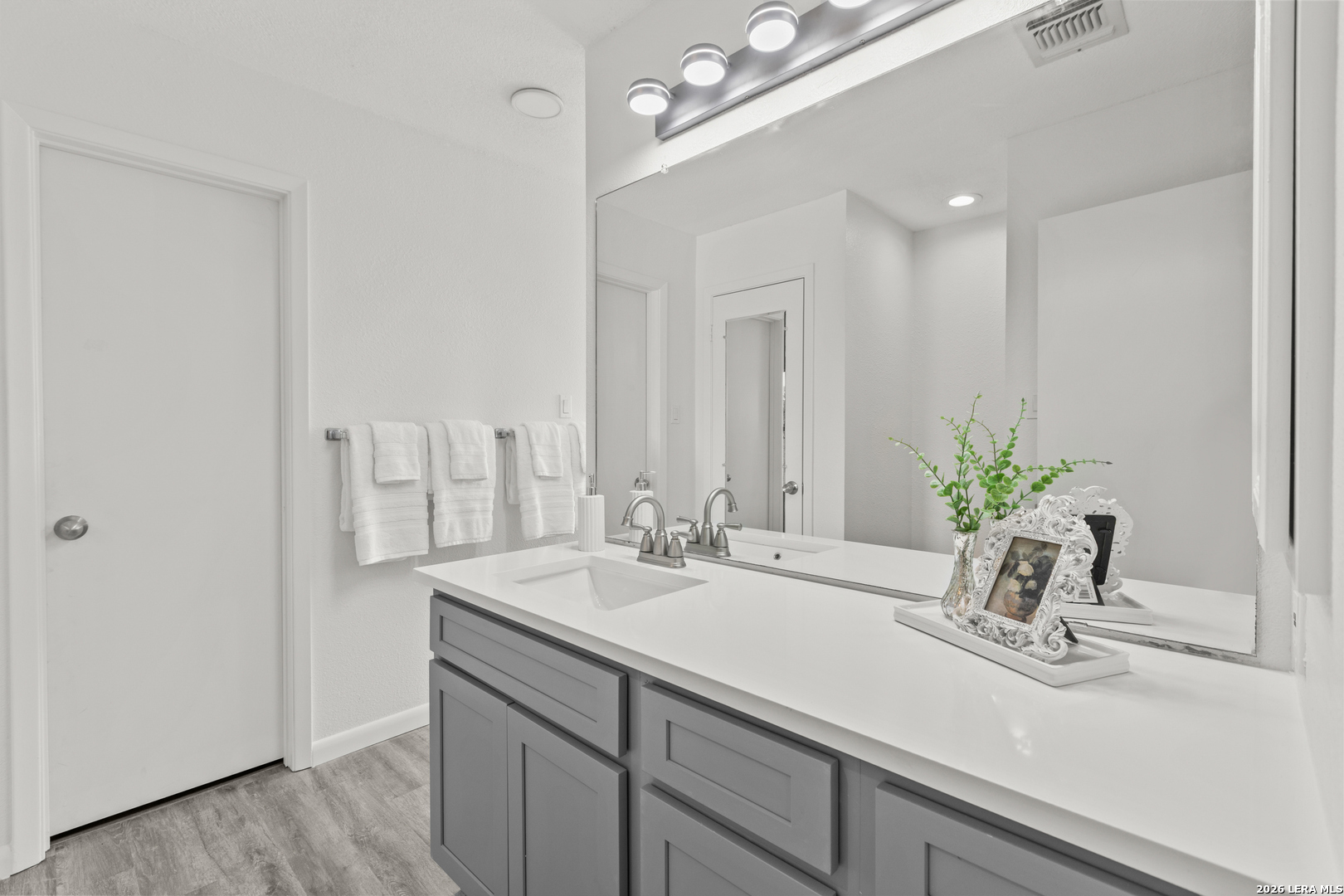 1923 Town Oak Drive San Antonio TX 78232
