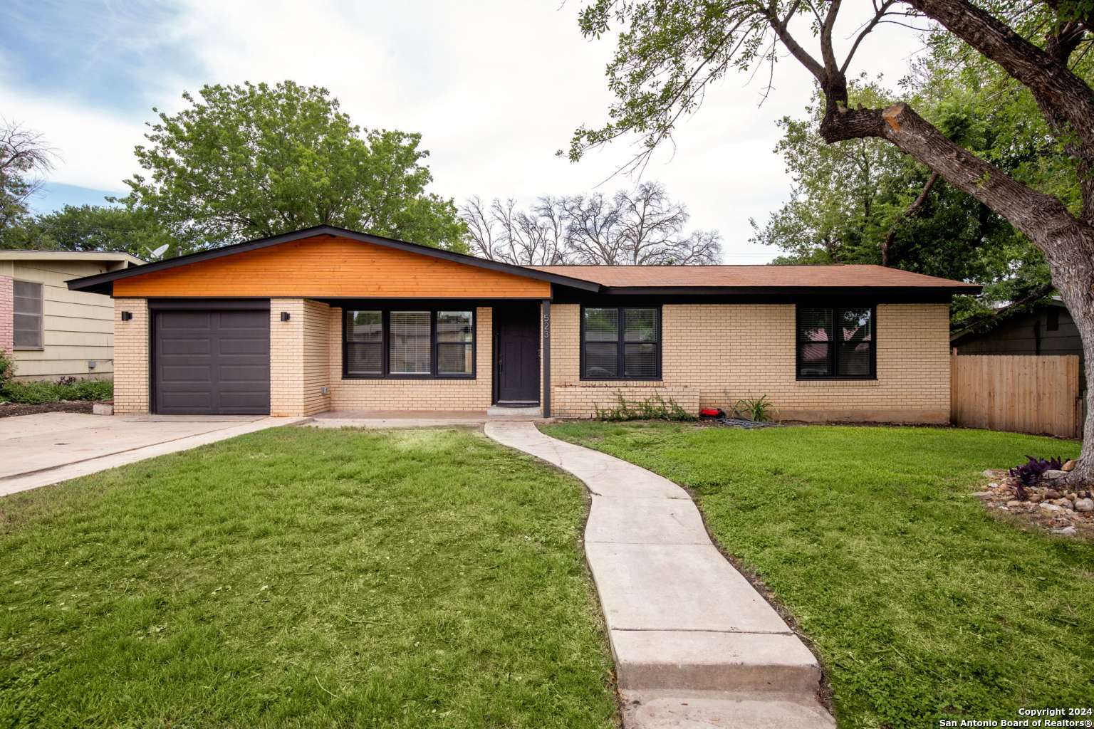 523 Redcliff Drive San Antonio TX 78216