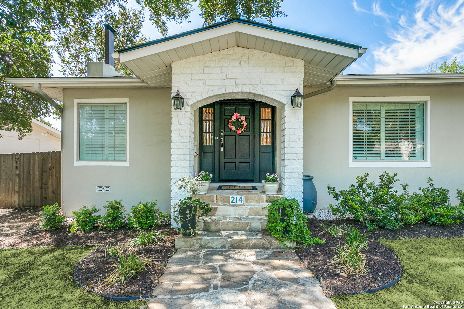 214 Robinhood Place San Antonio TX 78209