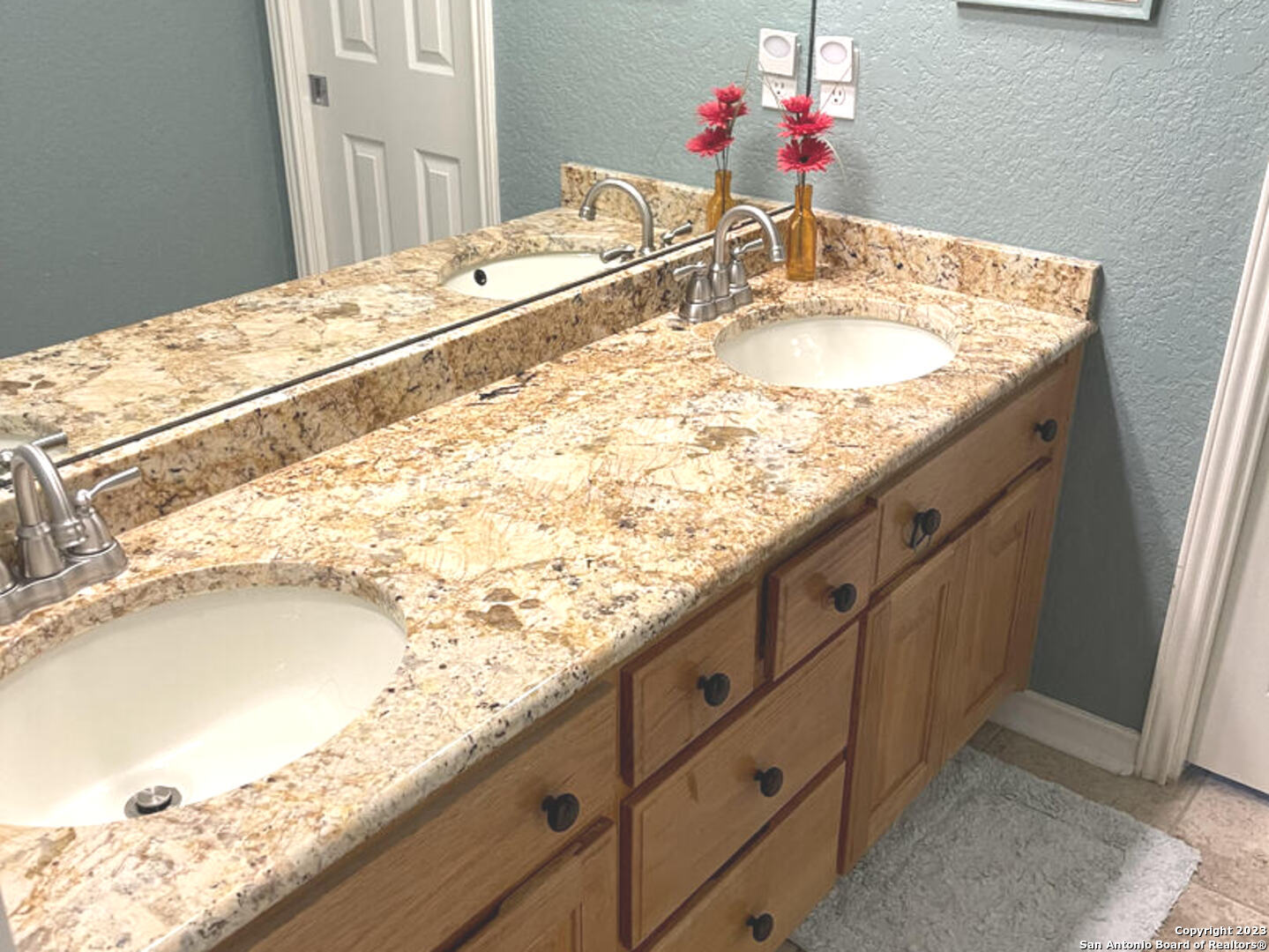 106 Spacious Sky San Antonio TX 78260