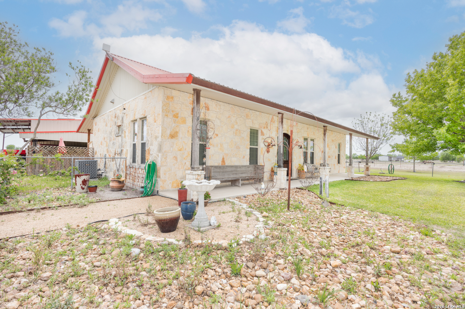 15980 County Road 582 Lacoste TX 78039