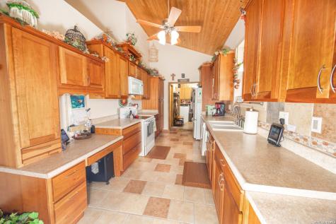 15980 County Road 582 Lacoste TX 78039
