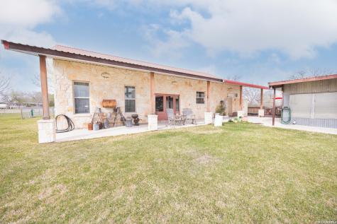 15980 County Road 582 Lacoste TX 78039