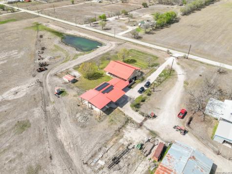 15980 County Road 582 Lacoste TX 78039